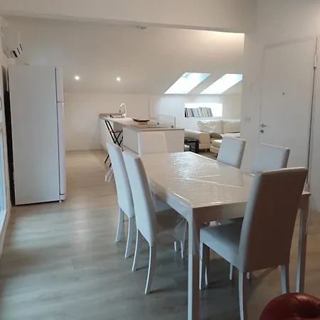 Derby Apartment *